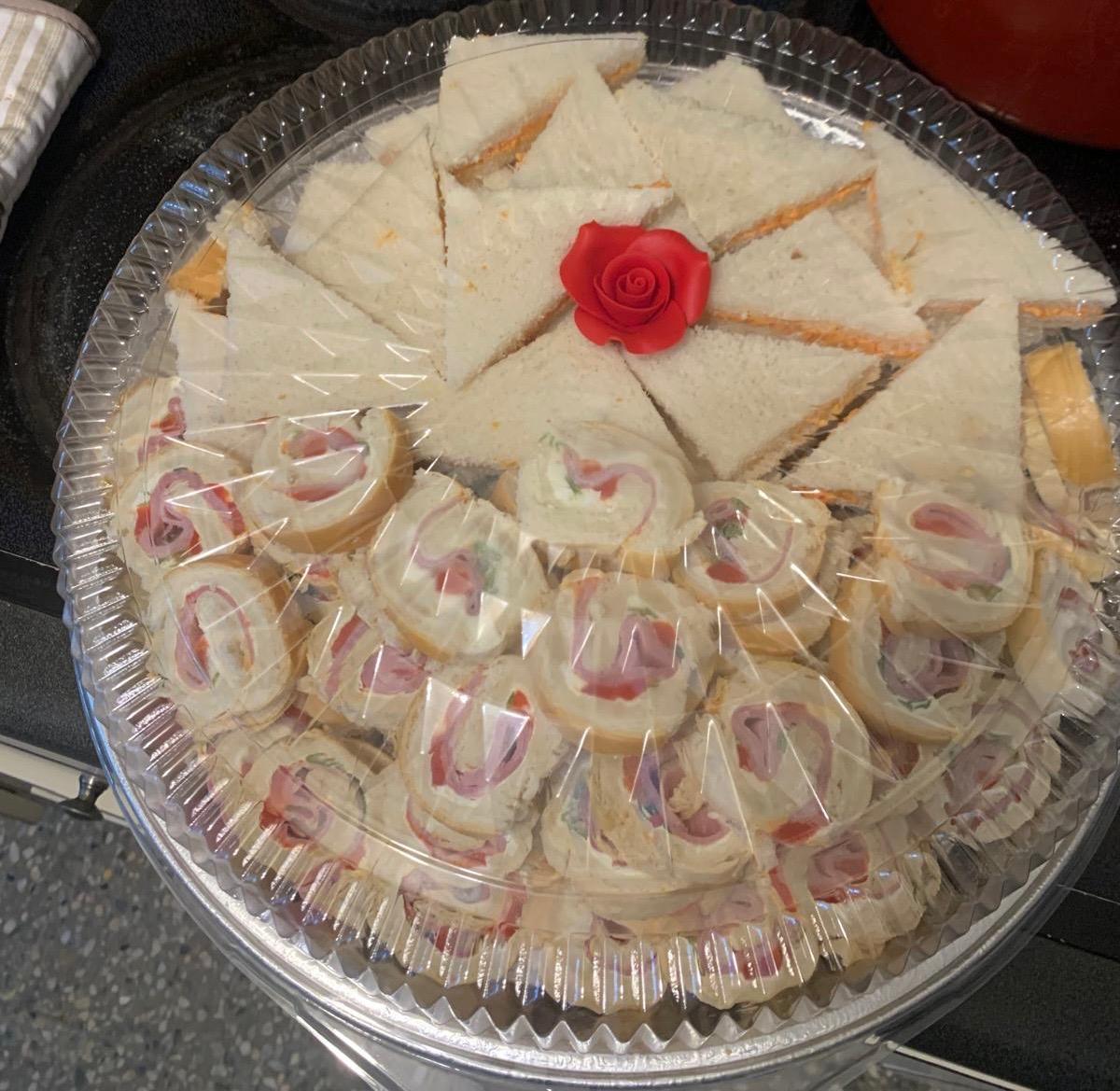 Entremeses - Canapes combinados con Sandwichitos de Mezcla